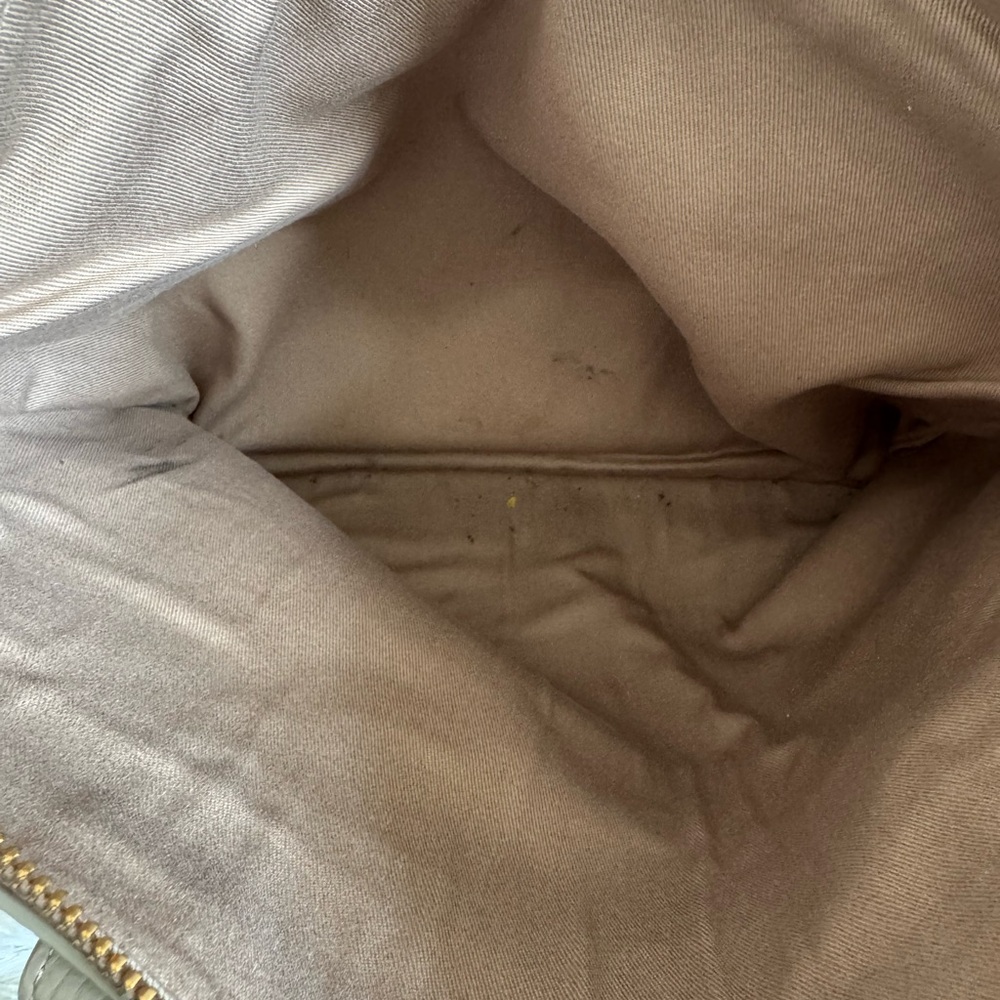 Cuyana triple zipper overnight bag - Picture 10 of 14